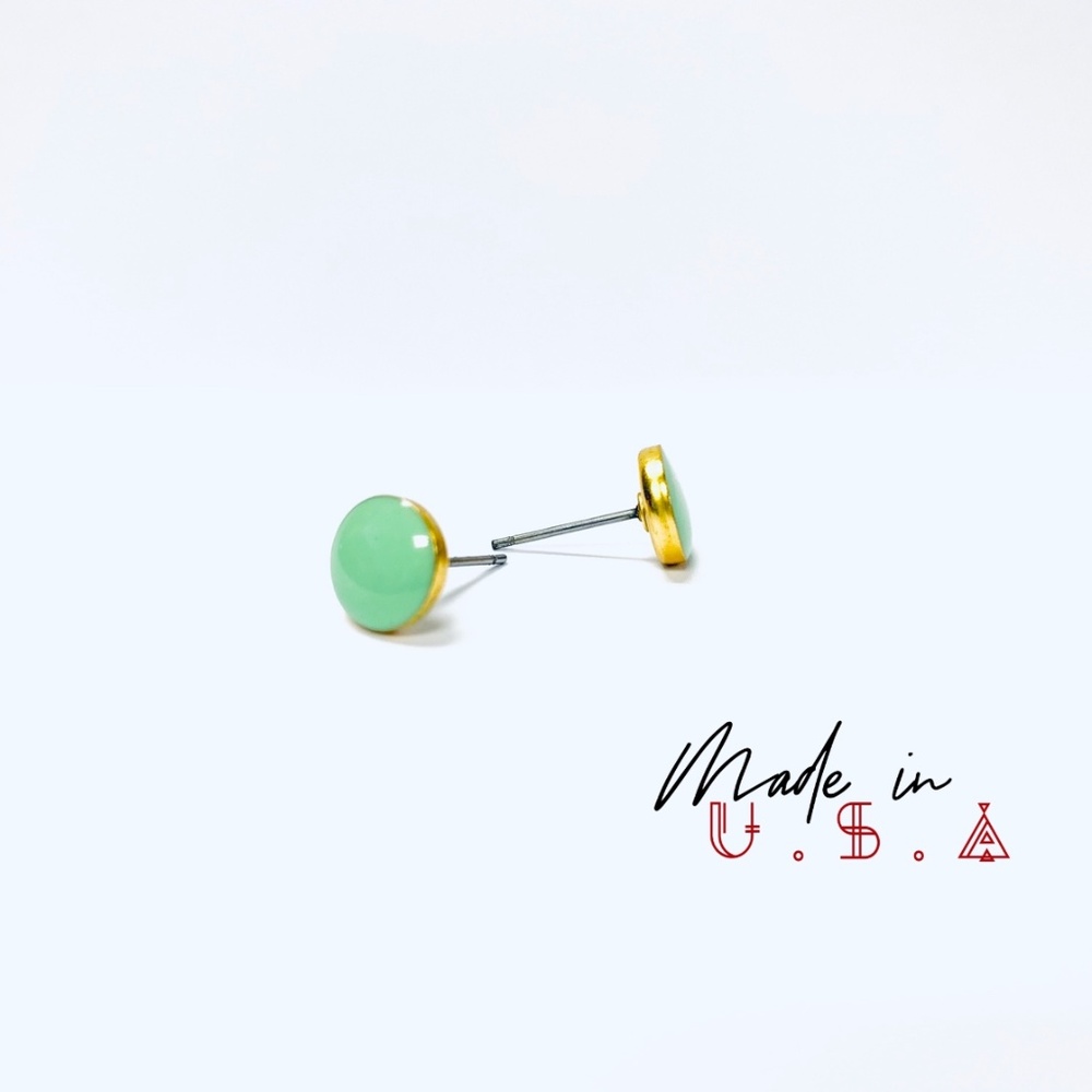 Round Gold Base Earring - Mint Green